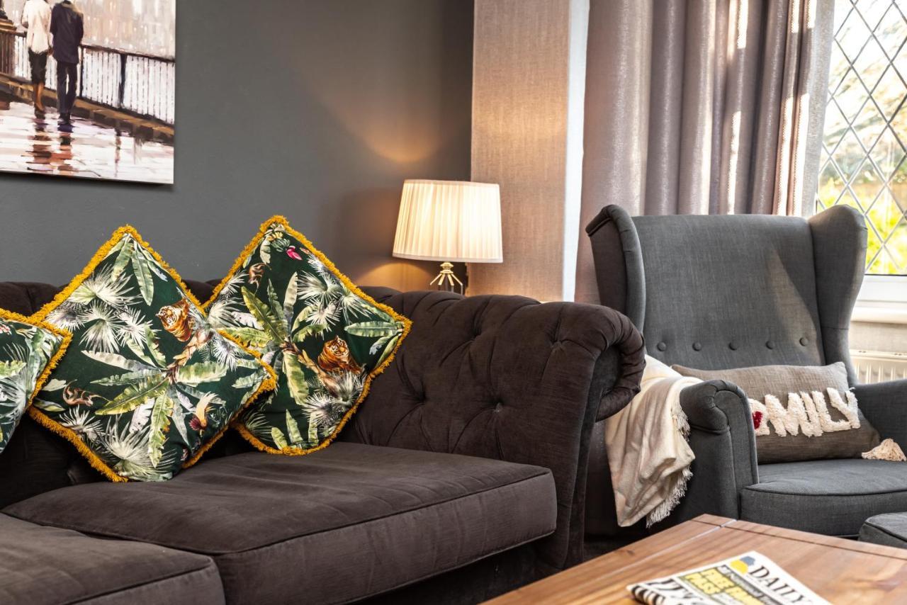 Cheerful 3-Bedroom Douglas House With Patio Саутгемптон Экстерьер фото